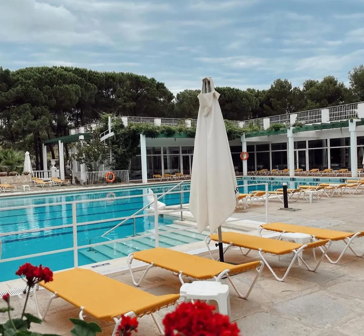 Hotel Gri-Mar Llanca